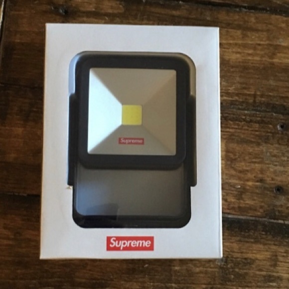 Supreme kickback light - Picture 1 of 2